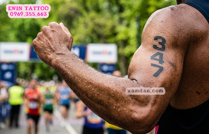 Hình xăm dán chạy bộ có số báo danh – Giải pháp hiện đại dành cho runner và ban tổ chức sự kiện