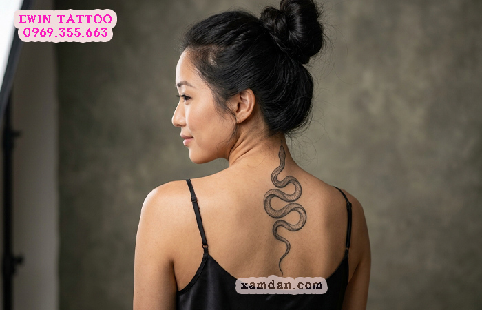 Ý nghĩa hình xăm rắn – Biểu tượng của sức mạnh, tái sinh và trí tuệ