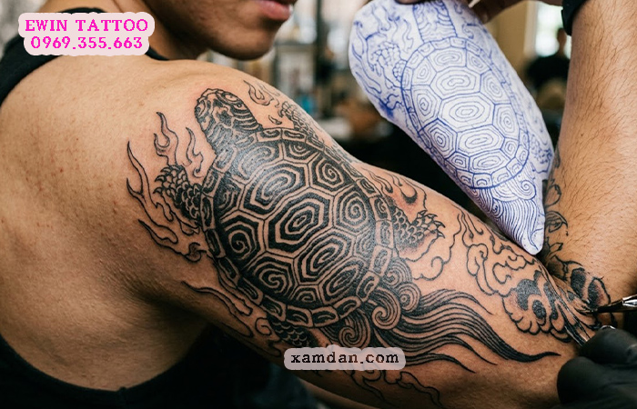 Ý nghĩa hình xăm rùa – Biểu tượng của sự trường thọ, bình an và bền vững
